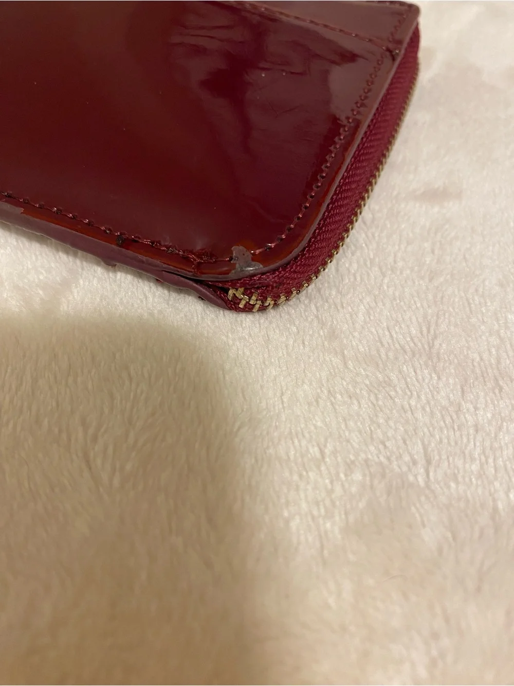 🌸 Adrienne Vittadini Glossy Burgundy Card Wallet with Zip